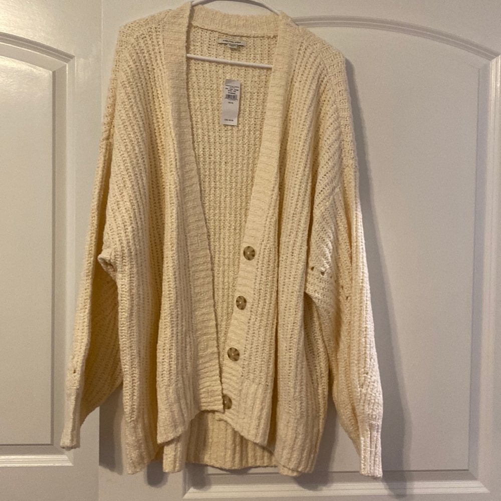 Wide Rib Oversized Cardigan.  NWT.  Size XL.  Longer length.  Buttons.